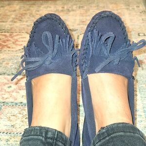 Minnetonka moccasins size 7